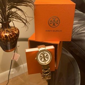 Tory Burch Women’s Bracelet Watch stainless steel 36mm